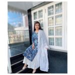 Loveleen Kaur Sasan Instagram - 💙✨Wearing the colour of my aura ✨💙 Thank you @karaj_jaipur for sending this simple but elegant outfit ! Definitely need more of this colour in my wardrobe ✨ Jutti: @kala.india ✨