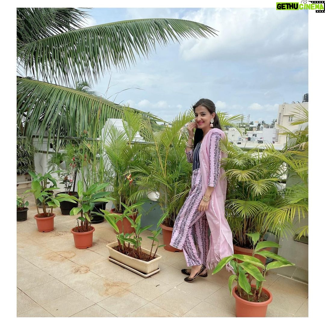 Loveleen Kaur Sasan Instagram - 𝓣𝓱𝓮 𝓶𝓪𝓰𝓲𝓬 𝓲𝓼 𝓲𝓷 𝔂𝓸𝓾 🌸💕✨