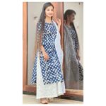 Loveleen Kaur Sasan Instagram - 💙✨Wearing the colour of my aura ✨💙 Thank you @karaj_jaipur for sending this simple but elegant outfit ! Definitely need more of this colour in my wardrobe ✨ Jutti: @kala.india ✨