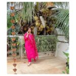 Loveleen Kaur Sasan Instagram - Feeling all sorts of Beautiful🌸🌸 🌸 🌸 🌸 Outfit: @dimpledesignstudio 🌸