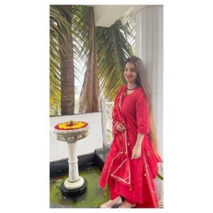 Loveleen Kaur Sasan Instagram - The festivities begin!✨

✨

✨

✨

Outfit: @bunaai ✨
Jutti: @kala.india ✨