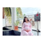 Loveleen Kaur Sasan Instagram – 🤰🤎

Outfit: @momzjoy 💕
