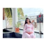 Loveleen Kaur Sasan Instagram - 🤰🤎 Outfit: @momzjoy 💕