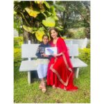 Loveleen Kaur Sasan Instagram - BYJU'S Give Initiative is transforming lives, one device at a time. I'm proud to have played a part in providing equal opportunities for quality education and helping students reach for the stars! #educationforall #byjusgive #byjus #divyagokulnath
