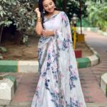 Maanasi G Kannan Instagram - Wore this beautiful saree from @house_of_haadiya 🤍 for a show recently and I just love it!!🩵 Thanks akka @subhashini_jayaseelan for this beautiful saree!!🤍 #maanasi #saree #instafashion