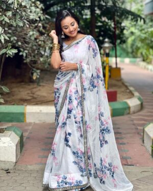 Maanasi G Kannan Instagram - Wore this beautiful saree from @house_of_haadiya 🤍 for a show recently and I just love it!!🩵
Thanks akka @subhashini_jayaseelan for this beautiful saree!!🤍

#maanasi #saree #instafashion