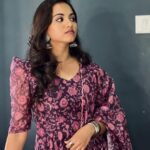 Maanasi G Kannan Instagram - Felt pretty 🌚💕 Pc : the amazing, the best @bharathkrajeshofficial #maanasi #maanasisupersinger #singer #showtime #concert #gig #bangalore Bangalore, India