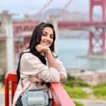 Maanasi G Kannan Instagram - Few favourite clicks from the US!!💚 PC : @priyankank 🫶 Ps : Last slide is just for picture purpose! ☺️ #maanasi #random #usa🇺🇸 #goldengatebridge