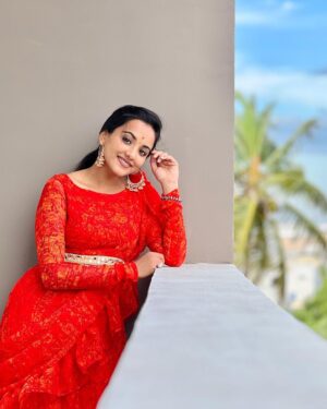Maanasi G Kannan Instagram - ❤️‍🔥 

Wearing - @akira_the_couture__ ♥️
Pc - @_srishaaaa__ ❤️

#maanasi #maanasisupersinger #outfit #red