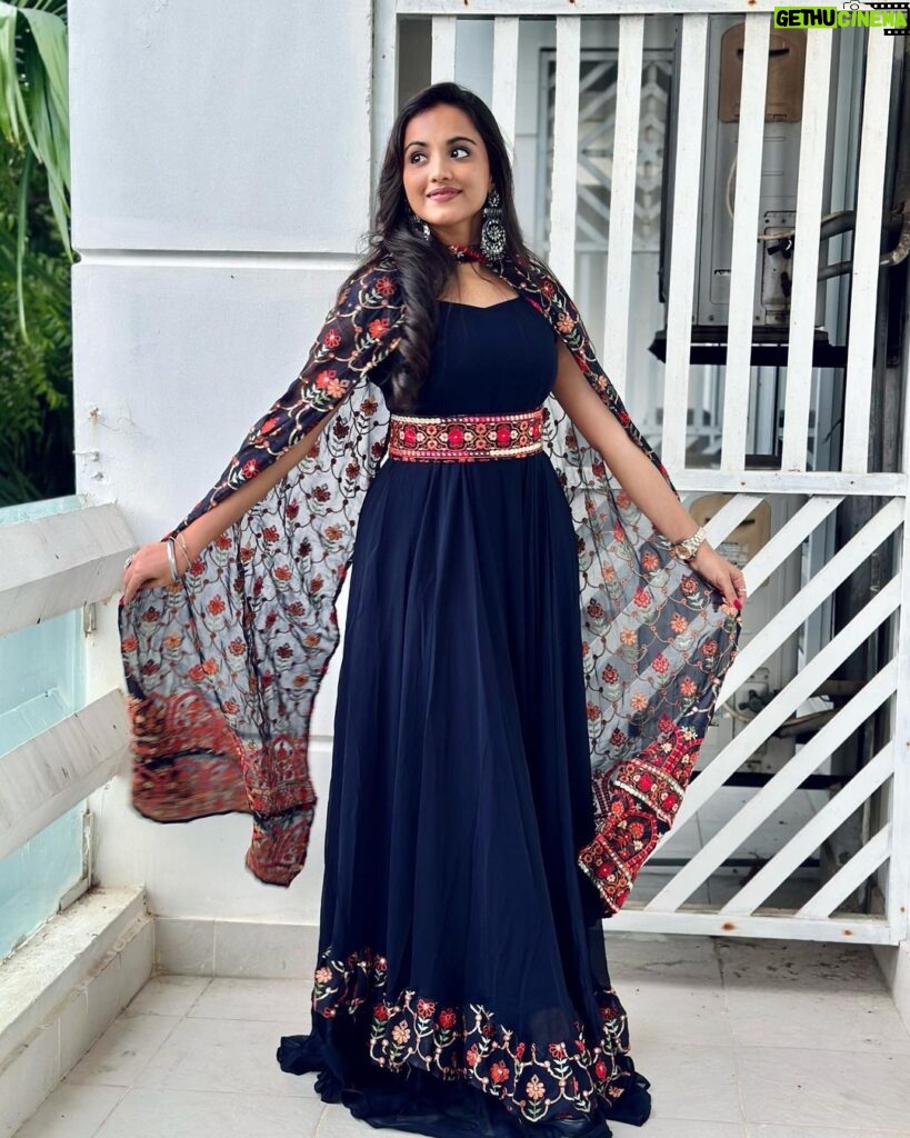Maanasi G Kannan Instagram - Just loving this dress!💙 Pc : @sridharsena ❤️ Wearing : @vib_ecorner ❤️‍🔥 #maanasi #supersinger #outfit #ammathechadress #instapost