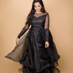 Maanasi G Kannan Instagram - Black anytime, any day! 🖤✨ #ammathechadress PC : @arunprasath_photography annaa✨ Wearing : @vib_ecorner ❤️ #maanasi #black #outfit
