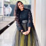 Maanasi G Kannan Instagram - Just flexing this outfit! 💚 PC : @mukundkrajesh._ ❤️ #maanasi #random #outfits #oosolriyaoooosolriya #show
