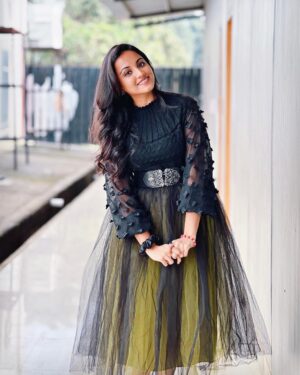 Maanasi G Kannan Instagram - Just flexing this outfit! 💚

PC : @mukundkrajesh._ ❤️

#maanasi #random #outfits #oosolriyaoooosolriya #show