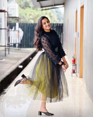 Maanasi G Kannan Instagram - Just flexing this outfit! 💚

PC : @mukundkrajesh._ ❤️

#maanasi #random #outfits #oosolriyaoooosolriya #show