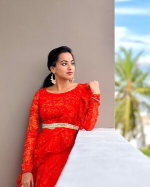 Maanasi G Kannan Instagram - ❤️‍🔥 

Wearing - @akira_the_couture__ ♥️
Pc - @_srishaaaa__ ❤️

#maanasi #maanasisupersinger #outfit #red