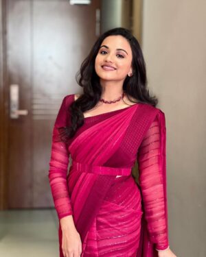 Maanasi G Kannan Instagram - Merry Christmas to everyone! ❤️

Saree - @elegant_fashion_way 
Blouse stitched - @vib_ecorner 🩷
Jewellery - @muthucharam2018 

#maanasi #maanasisupersinger #singer #performer #saree #sareegirl #merrychristmas #christmas