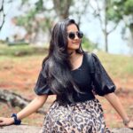 Maanasi G Kannan Instagram - Hello!🖤 Pc : @viswakash #maanasi #coorg #insta #vacation