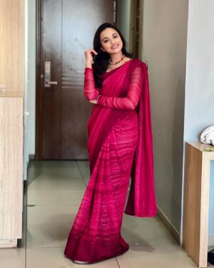 Maanasi G Kannan Instagram - Merry Christmas to everyone! ❤️

Saree - @elegant_fashion_way 
Blouse stitched - @vib_ecorner 🩷
Jewellery - @muthucharam2018 

#maanasi #maanasisupersinger #singer #performer #saree #sareegirl #merrychristmas #christmas
