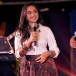 Maanasi G Kannan Instagram – Only smiless when on stage!!💚🧿

PC- @a.lens.man ❤️‍🔥

Ps- yes, I’m obsessed with my happiness on stage!🧿

#maanasi #maanasisupersinger #supersinger #singer #performer #stage #performance #happy #happiest #happyplace