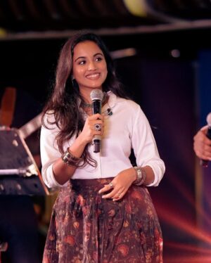 Maanasi G Kannan Instagram - Only smiless when on stage!!💚🧿

PC- @a.lens.man ❤️‍🔥

Ps- yes, I’m obsessed with my happiness on stage!🧿

#maanasi #maanasisupersinger #supersinger #singer #performer #stage #performance #happy #happiest #happyplace