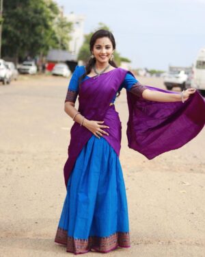 Maanasi G Kannan Instagram - Full homely girl feels 💜

Performed in Super singer junior 9 this week along with @dhanyasri_sai_singer 
Do watch! 💙

Pc : @shamsaran_official thanks bro! ✨

#maanasi #maanasisupersinger #halfsaree #traditional