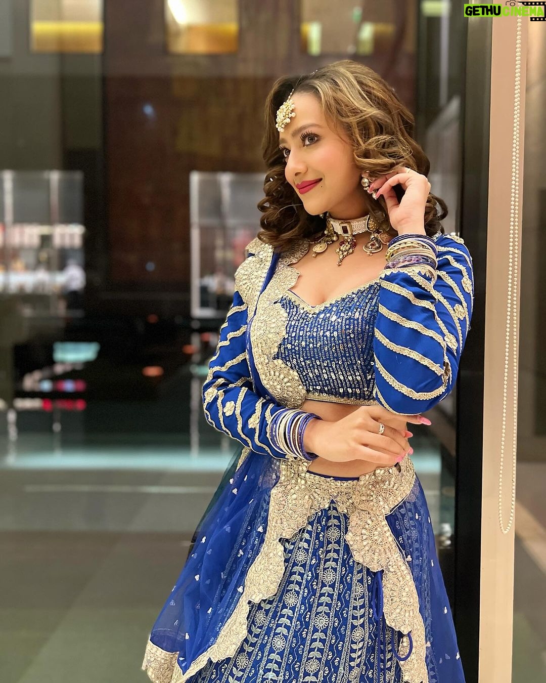 Madalsa Sharma Instagram - I blue your mind away I know🩵🧿 . . . . #mahaashtami #festive #Navratri2023 #navdinkikhushi