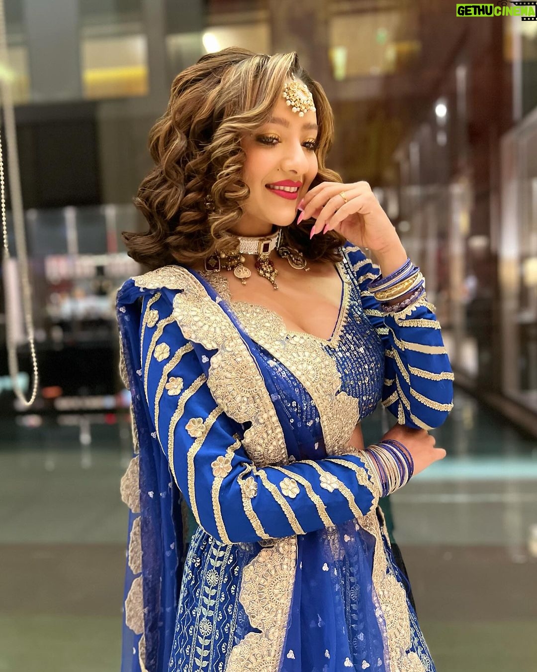 Madalsa Sharma Instagram - I blue your mind away I know🩵🧿 . . . . #mahaashtami #festive #Navratri2023 #navdinkikhushi