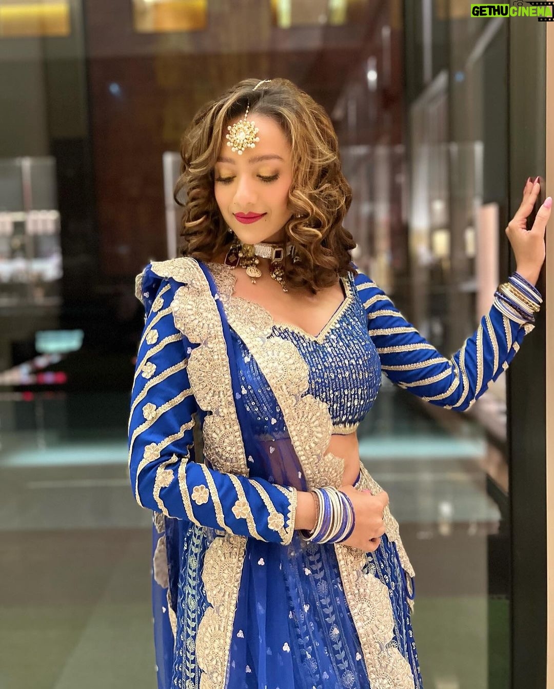 Madalsa Sharma Instagram - I blue your mind away I know🩵🧿 . . . . #mahaashtami #festive #Navratri2023 #navdinkikhushi