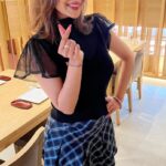 Madalsa Sharma Instagram - Becoming a K-drama queen be like….🫰🏻❤️😉🥰 . . . . #reels #reelsinstagram #madalsasharma #kavya #kdrama #korean #videooftheday #instadaily #instavideo #instagood #instamood #mood #trending #trendingreels #reelitfeelit #reelkarofeelkaro #reeloftheday #reelit #love #actorslife