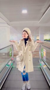 Madalsa Sharma Instagram - When you can keep calm in this chaotic world☺️💁‍♀️ . . . . #reels #reelsinstagram #madalsasharma #kavya #videooftheday #instadaily #instavideo #instagood #instamood #mood #trending #trendingreels #reelitfeelit #reelkarofeelkaro #reeloftheday #reelit #love #actorslife