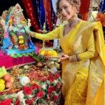 Madalsa Sharma Instagram - May The Divine Blessings Of Lord Ganesha Guide You on a Path Filled with Happiness and Success ✨✨ Ganpati Bappa Morya ❤️❤️ . . . . #ganpatibappamorya #lordganesha #madalsasharma #festive