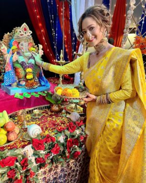 Madalsa Sharma Instagram - May The Divine Blessings Of Lord Ganesha Guide You on a Path Filled with Happiness and Success ✨✨ Ganpati Bappa Morya ❤️❤️
.
.
.
.
#ganpatibappamorya #lordganesha #madalsasharma #festive