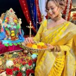 Madalsa Sharma Instagram - May The Divine Blessings Of Lord Ganesha Guide You on a Path Filled with Happiness and Success ✨✨ Ganpati Bappa Morya ❤️❤️ . . . . #ganpatibappamorya #lordganesha #madalsasharma #festive