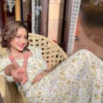 Madalsa Sharma Instagram - Logon ka kaam hai kehna🫠Hai na? . . . . #reels #reelsinstagram #madalsasharma #kavya #videooftheday #instadaily #instavideo #instagood #instamood #mood #trending #trendingreels #reelitfeelit #reelkarofeelkaro #reeloftheday #reelit #love #actorslife
