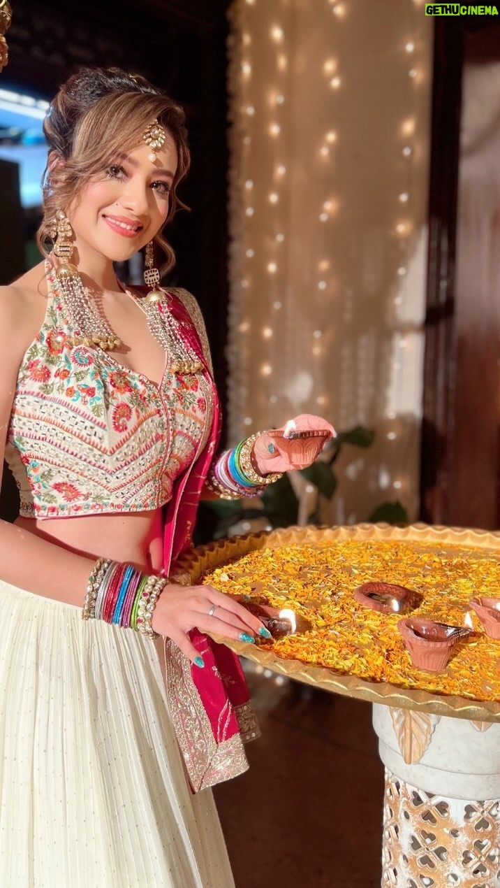 Madalsa Sharma - 146.7K Likes - Ishq Pyaar aur Mohabbat to all of you this festive season from me❤️✨
.
.
.
.
#diwali #festive #madalsasharma #reels #reelsinstagram #madalsasharma #kavya #videooftheday #instadaily #instavideo #instagood #instamood #mood #trending #trendingreels #reelitfeelit #reelkarofeelkaro #reeloftheday #reelit #love #actorslife
