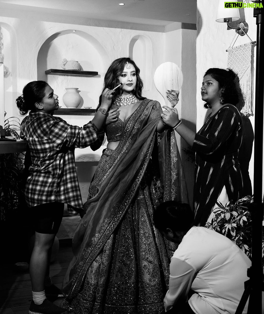 Madalsa Sharma Instagram - Can’t wait for you to see what’s in store for the festive season😍✨ . . . . #festiveseasonready #festiveseasonshoot #madalsasharma #diwali