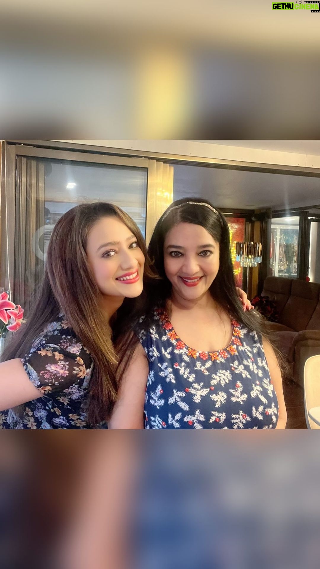 Madalsa Sharma - 116.8K Likes - IRL my mom is the sweetest😍🤗 #justforfun @sheelassharmaa
.
.
.
.
#reels #reelsinstagram #madalsasharma #sheelasharma #kavya #videooftheday #instadaily #instavideo #instagood #instamood #mood #trending #trendingreels #reelitfeelit #reelkarofeelkaro #reeloftheday #reelit #love #actorslife