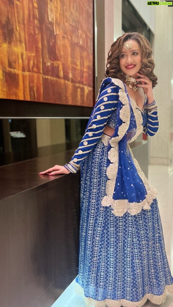 Madalsa Sharma Instagram - GRWM to welcome the divine energy in all our homes✨ Styled By: @nishabedii🫶 Shot By: @didooshruti 💕 MUA: Yours Truly Hair: @tarannumchaudhari . . . . #Day7 #Navratrivibes #NavDinKiKhushi #festive 🧿💙🦋