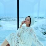Madalsa Sharma Instagram – Just queening in my cabin in the snow….❄️☃️🤍
.
.
.
.
#whitechristmas #christmas #madalsasharma #iceland #panoramaglasslodge #instagood #instadaily #instamood #instapic #snow #cabininthesnow #love #gratitude Panorama Glass Lodge Iceland