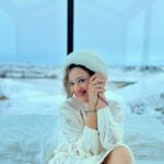 Madalsa Sharma Instagram – Just queening in my cabin in the snow….❄️☃️🤍
.
.
.
.
#whitechristmas #christmas #madalsasharma #iceland #panoramaglasslodge #instagood #instadaily #instamood #instapic #snow #cabininthesnow #love #gratitude Panorama Glass Lodge Iceland
