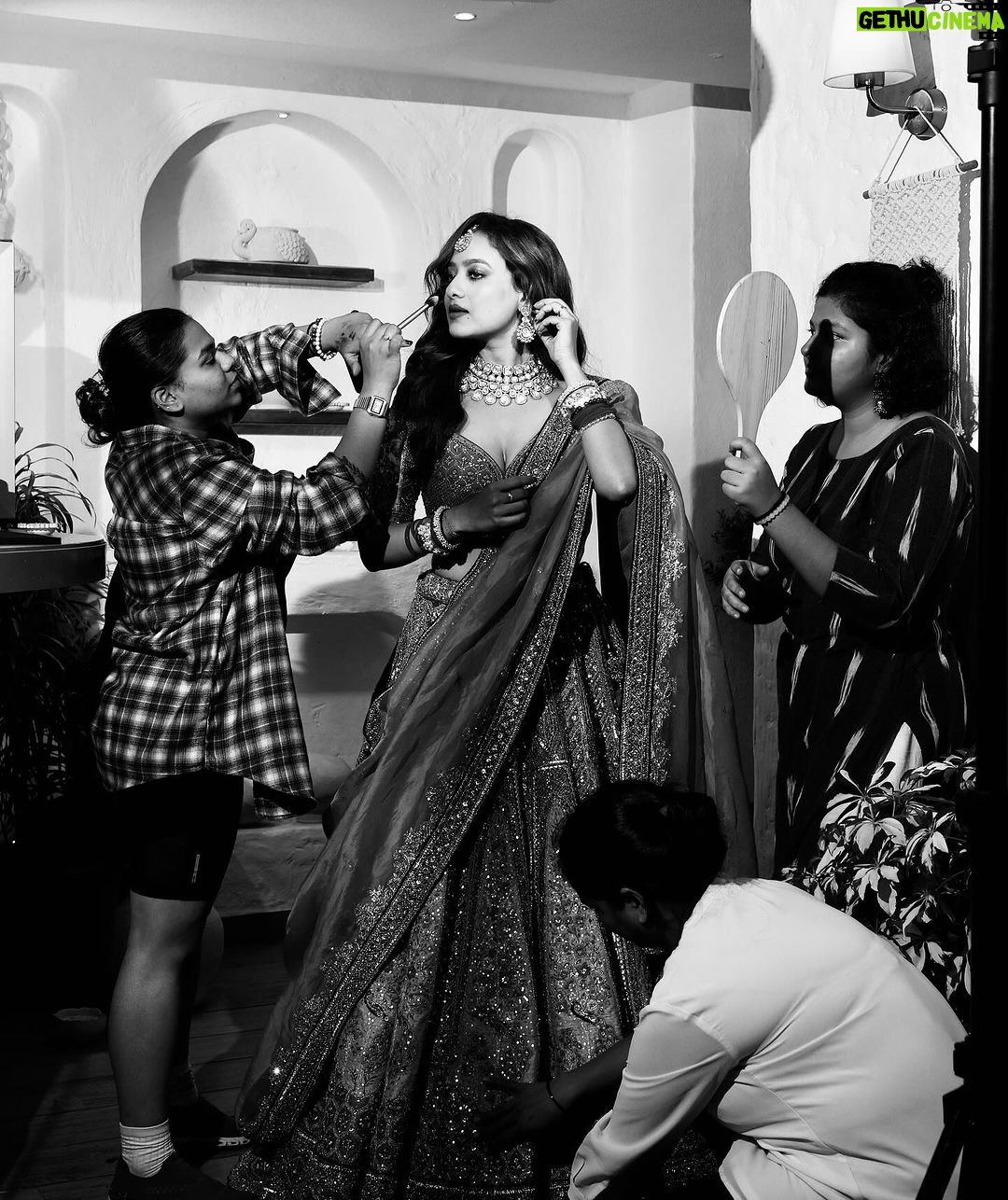 Madalsa Sharma Instagram - Can’t wait for you to see what’s in store for the festive season😍✨ . . . . #festiveseasonready #festiveseasonshoot #madalsasharma #diwali