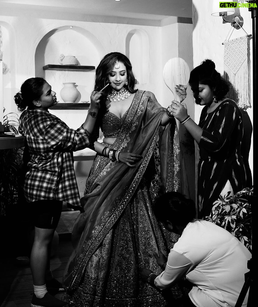 Madalsa Sharma Instagram - Can’t wait for you to see what’s in store for the festive season😍✨ . . . . #festiveseasonready #festiveseasonshoot #madalsasharma #diwali