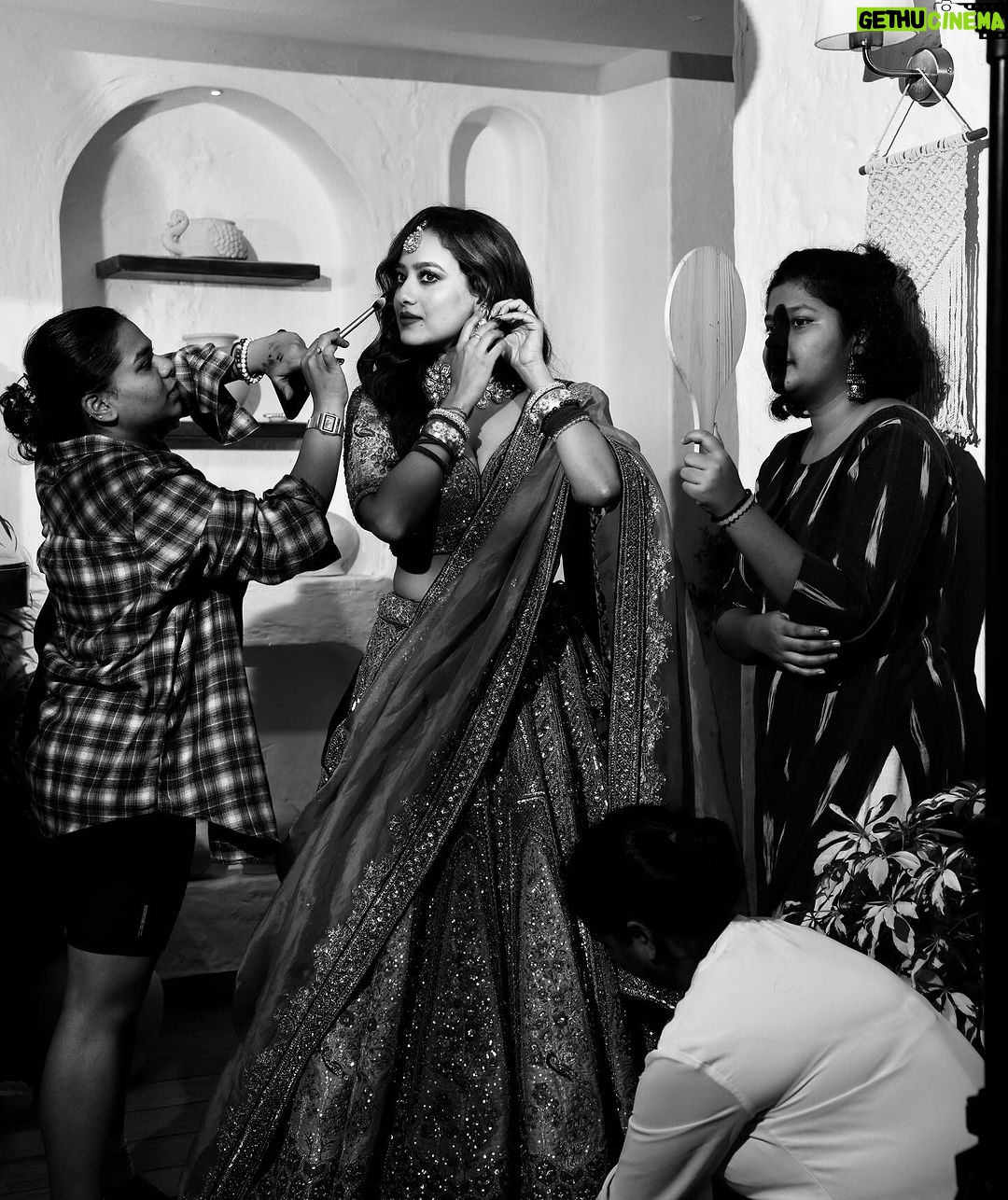 Madalsa Sharma Instagram - Can’t wait for you to see what’s in store for the festive season😍✨ . . . . #festiveseasonready #festiveseasonshoot #madalsasharma #diwali