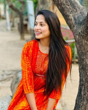 Madhumitha H Instagram - 🧡✨
Heart smiles 

#sunshine #orange