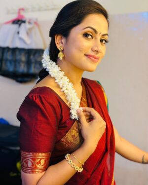 Madhumitha H Instagram - My 500 k family.
Thank you all🥹♥️ 
Loveyou guys😭♾️

#500kfamily #500k #traditional #halfsaree #smile #mallipoo #love