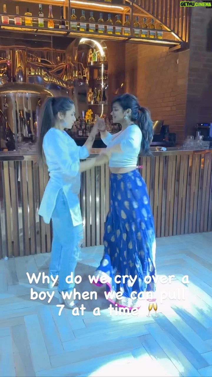 Madhumitha H Instagram - Duhhh . . . . #bestie #friendship #friends #mintu #trendingreels #instagood #reelsindia #voompla #sekhmet #clubbing #holi