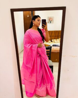 Madhumitha H Instagram - I just wanted to look pretty in pink.
Saree by - @shree_roopacollections 

#saree #pinksaree #lovely #staycute #traditional #smile