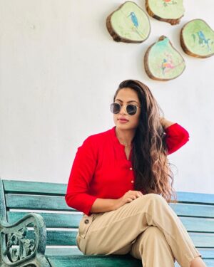 Madhumitha H Instagram - Same game different level👾❤️🖤

#red #black #slay