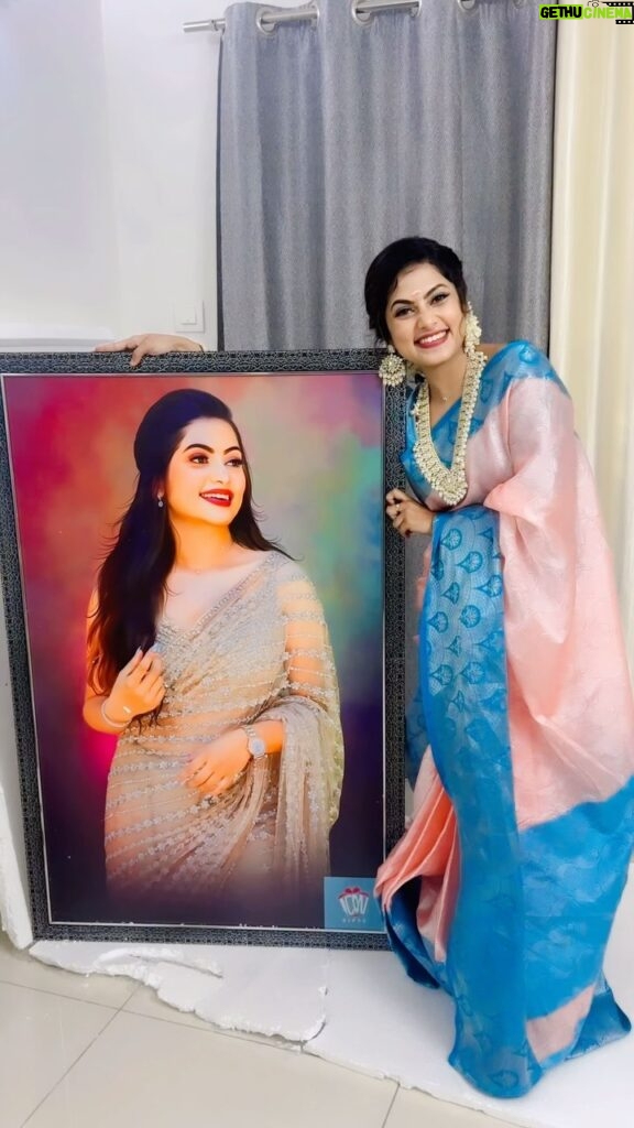 Madhumitha H Instagram - Thank you so much @icongifts2018 for this beautiful photo frame 🥹 #photoframe #gifts