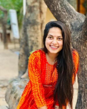 Madhumitha H Instagram - 🧡✨
Heart smiles 

#sunshine #orange